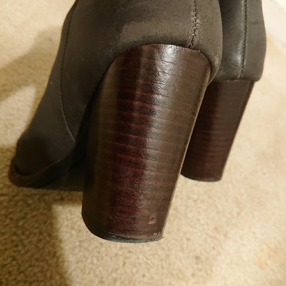 URBAN OUTFITTER Dark Gray Boots (6) - Picture 5 of 8